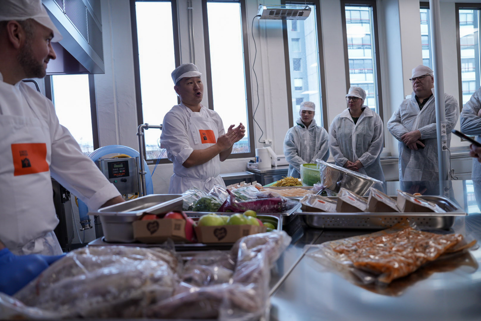 Arbeidstrening som virker: Seks deltakere har gått ut i jobb fra produksjonskjøkkenet i Sandnes